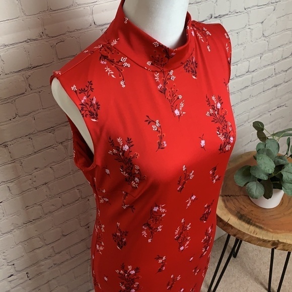 Attention Red Floral Sleeveless Dress - Picture 3 of 14